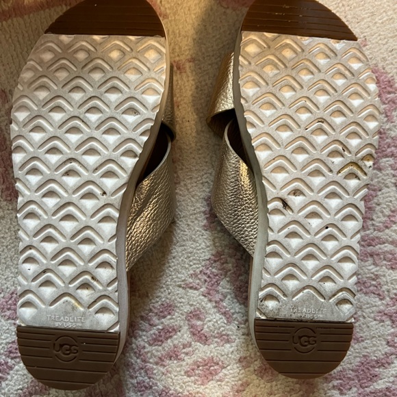 Ugg Kari Metallic Sandals sz 7 - Picture 3 of 6